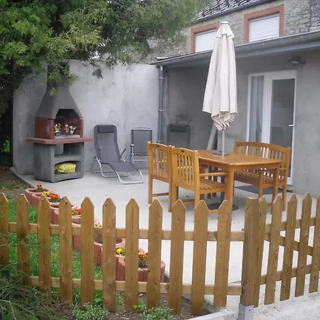 La Place Verte Bed & Breakfast Surice